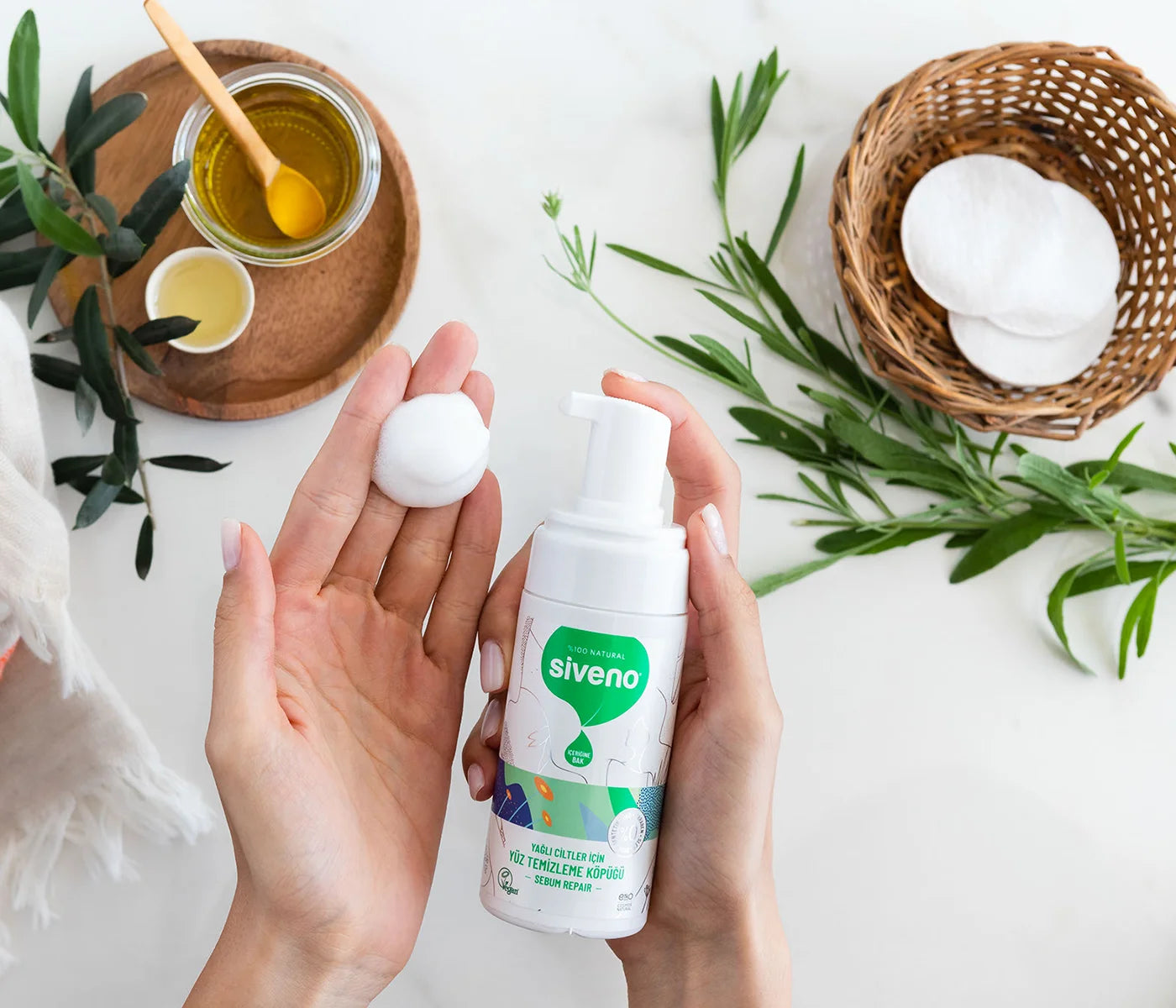 Siveno Yüz Temizleyici Köpük - yağlı ciltler için. sebum onarıcı - 100 ml