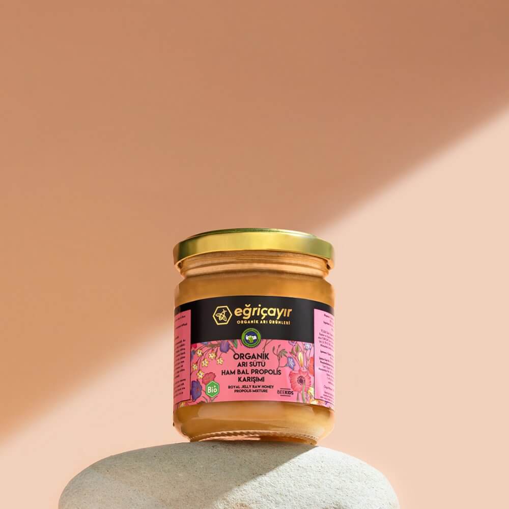 Eğriçayır Mischung aus Gelée Royale + Rohhonig + Propolis 240 g (MHD:19.03.2026)